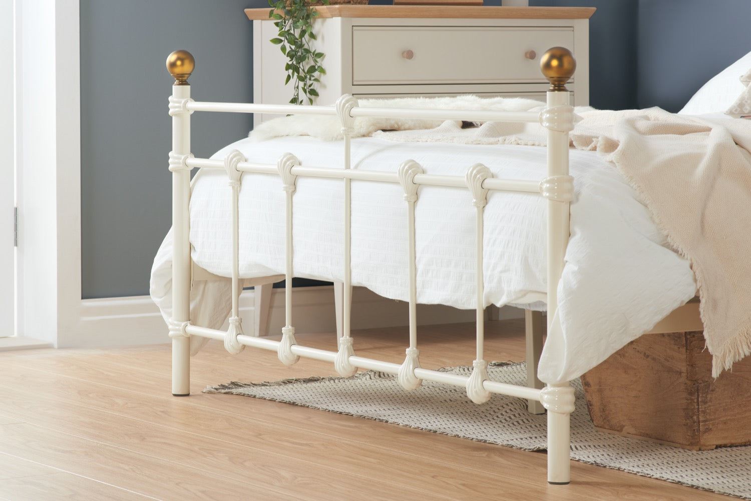 Atlas Bed - Cream